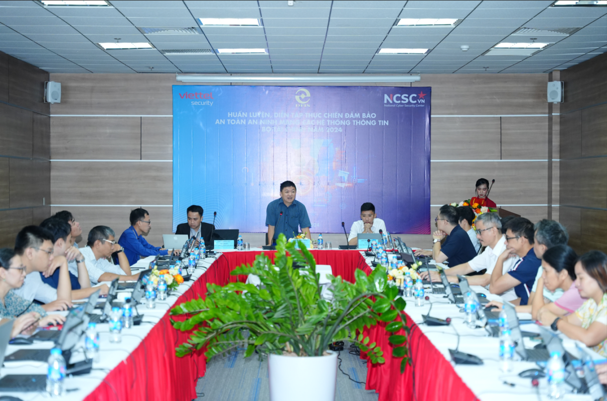 Thuê laptop hội thảo